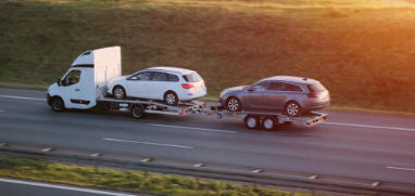 Abschlepptransport von beschädigten Autos – Motorschaden Ankauf Bochum holt dein Auto kostenlos mit Abschleppwagen ab